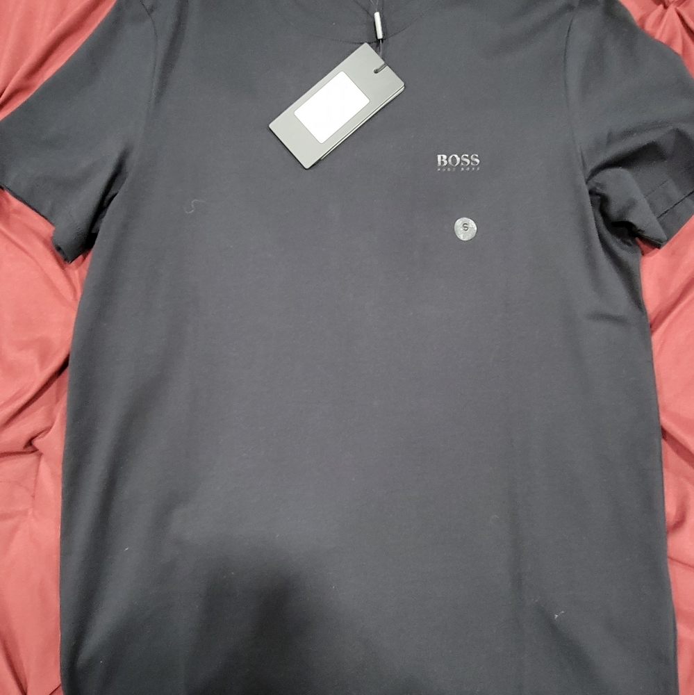 Hugo Boss NWT black t shirt Small